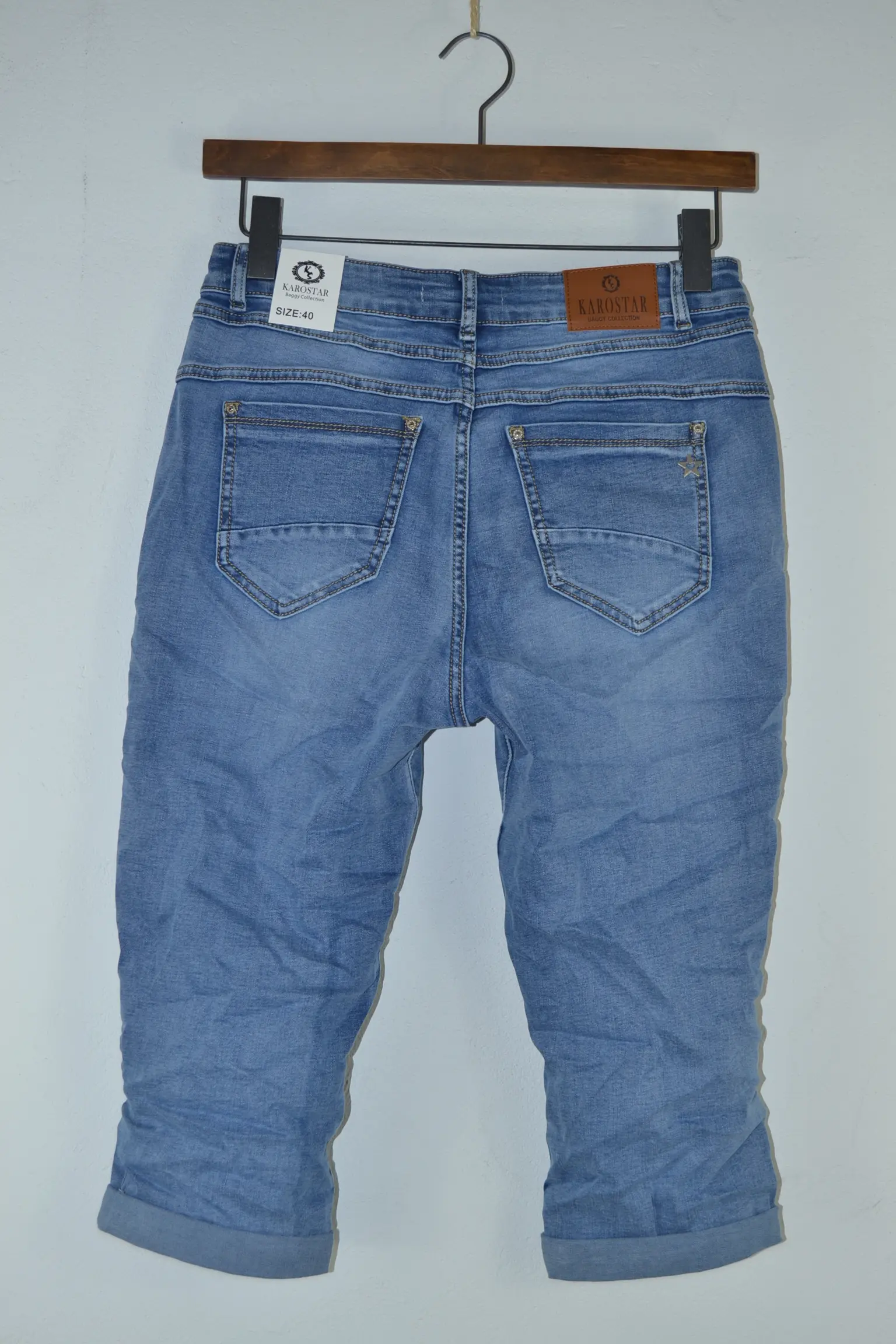 Karostar Denim Baggy Capri KCM2922 – Loose Fit Capri Jeans med Stretch Karostar Denim Baggy Capri KCM2922 – Loose Fit Capri Jeans med Stretch