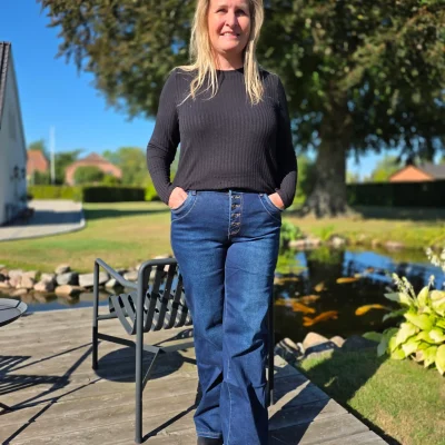 👖 Karostar Straight Leg K2616 – Straight Leg Jeans med Stretch & 5 Knapper