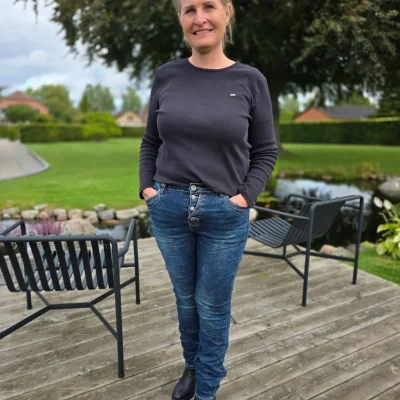 💙 Karostar Blue Baggy K3008 – Blå Baggy Jeans med Stretch & Flotte Detaljer